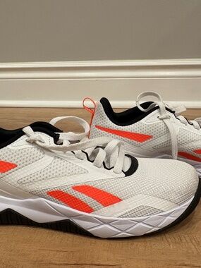 NEW Reebok Size 8 Training Shoe